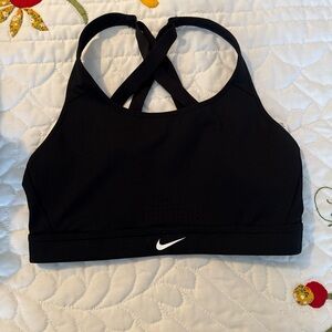 Nike Women's Black Cross-Back Sports Bra